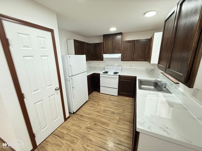 Building Photo - Beautiful 3bd/2ba House in Selah with Wate...