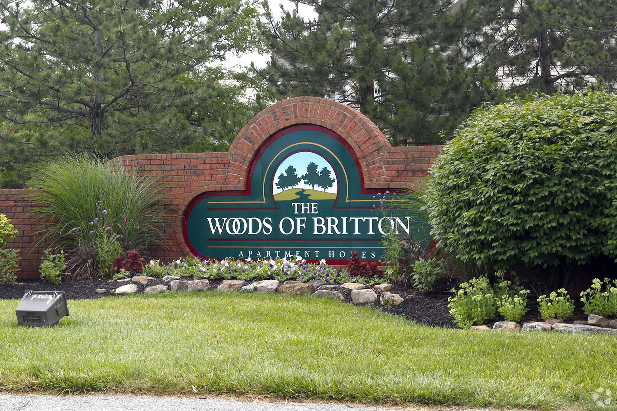 Entrada - Woods of Britton