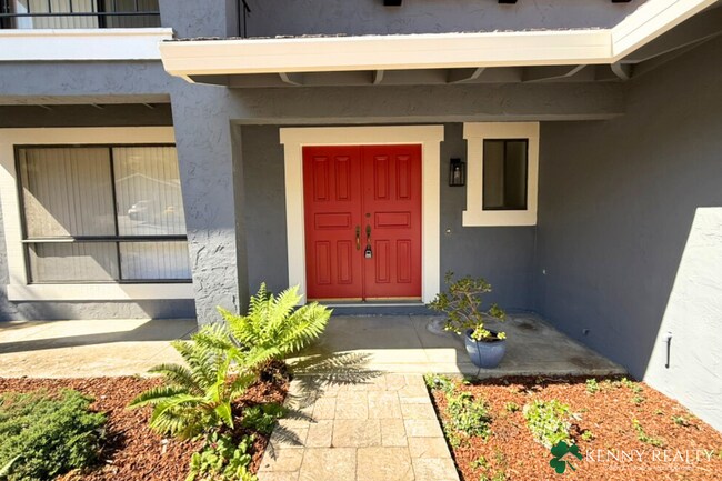 Building Photo - Large Updated 5 Bedroom Home in San Mateo ...