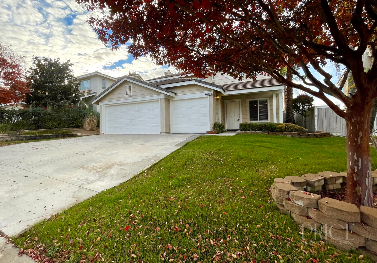 Primary Photo - Great Family Home