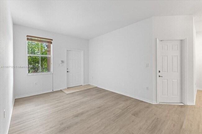 Foto del edificio - 12482 SW 122nd St