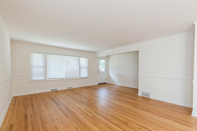 Foto del edificio - 5018 Dobson St