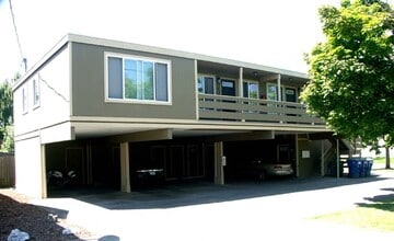 Building Photo - 2122 D St