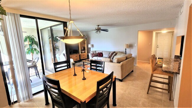 Building Photo - 1915 Lavers Cir