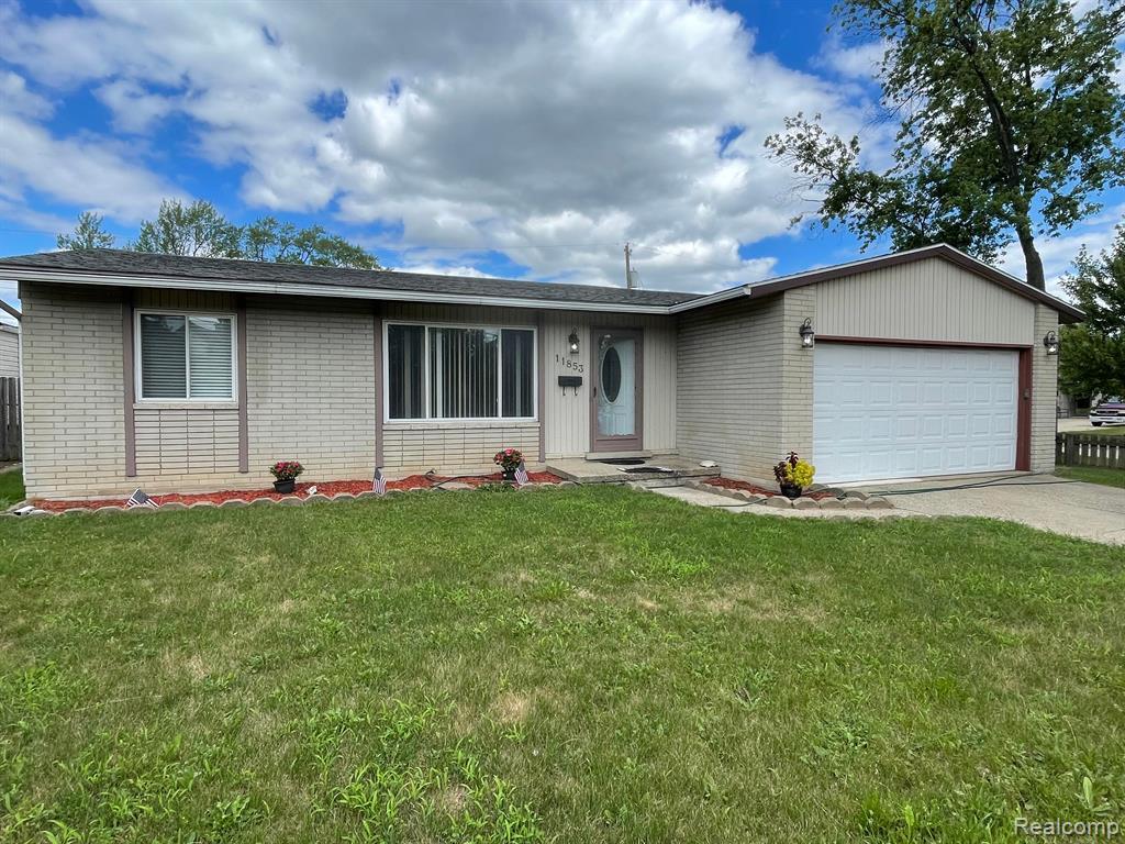 Primary Photo - 11853 Plumbrook Rd