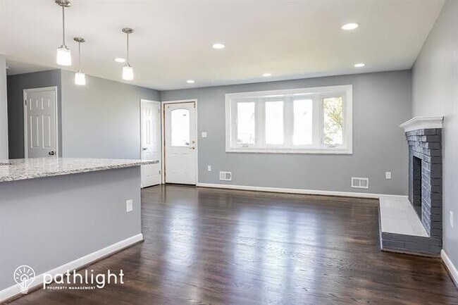 Foto del edificio - 7829 Denton Drive, Clinton, MD, 20735