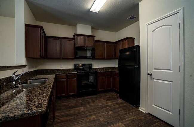 Foto del edificio - 212 Autumn Berry Ln
