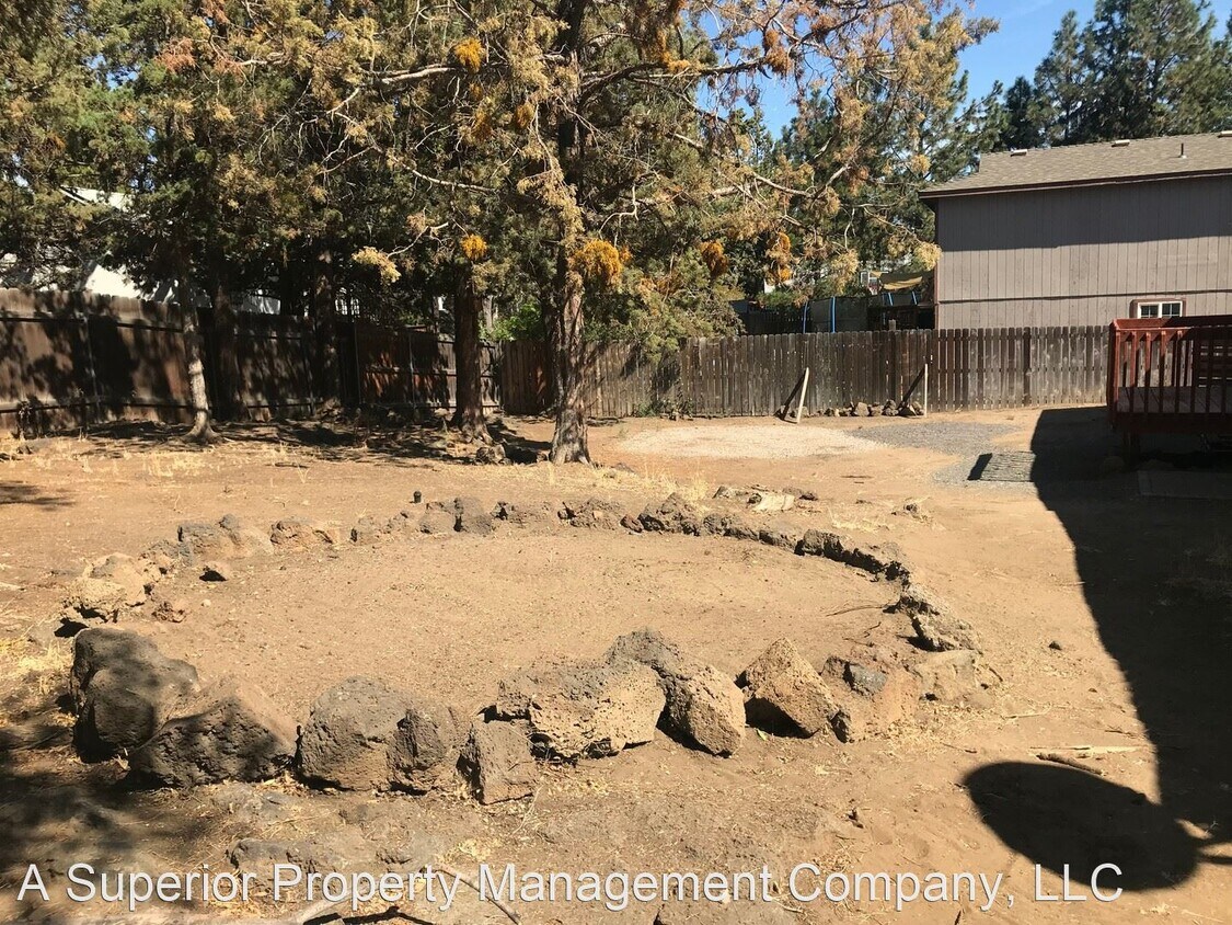 Building Photo - 3 br, 2 bath House - 2076 NE Wells Acres Rd.