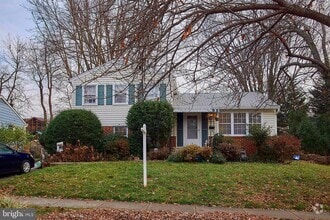 Building Photo - 3812 Wexford Dr