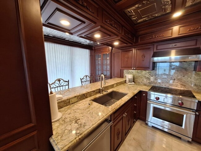 Foto del edificio - 3400 N Ocean Dr