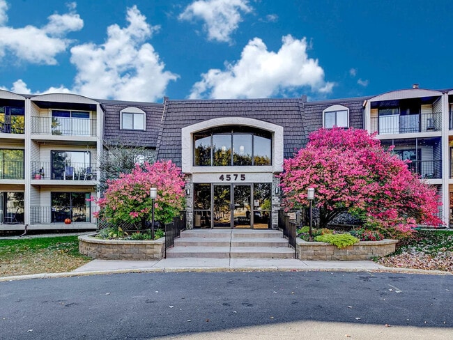 Building Photo - 4575 W 80th Street Cir