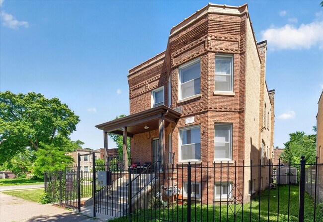 Foto del edificio - 3622 W Franklin Blvd
