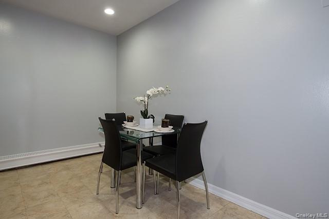 Building Photo - 100 Friendly Ct