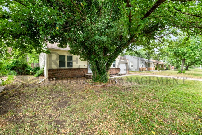 Building Photo - 2309 W Graber St