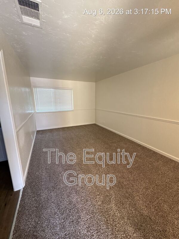 Foto del edificio - 800 Monarch Cir