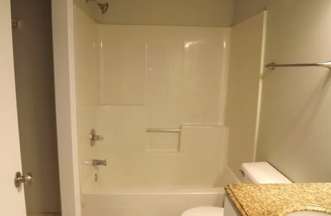 Building Photo - 2712 Oak Hammock Dr