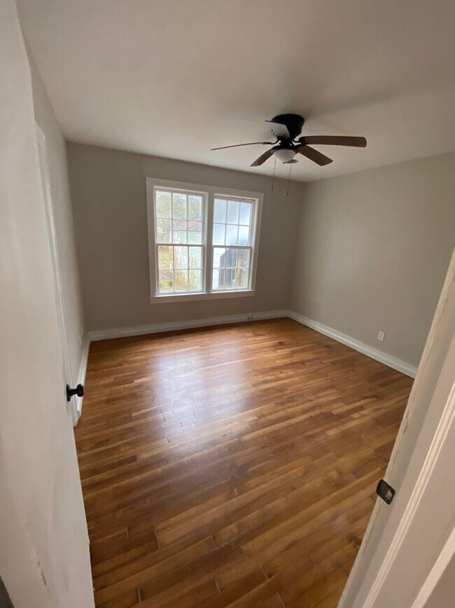 Foto del edificio - Newly Renovated 4 Bed / 2 Bath in Broadmoo...