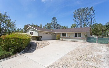 Building Photo - 3407 Santa Clara Way