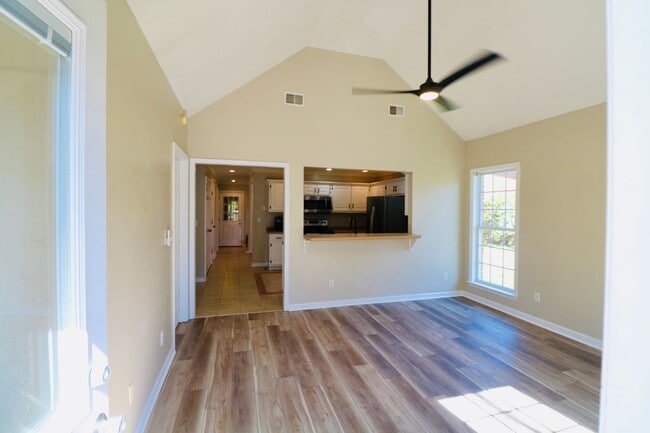 Building Photo - 3076 Igou Crossing Dr