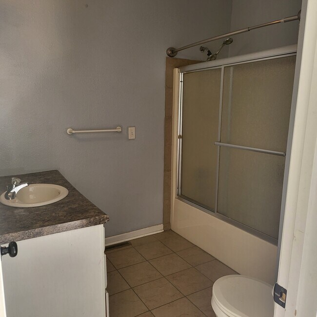Bathroom - 1401 K St SW