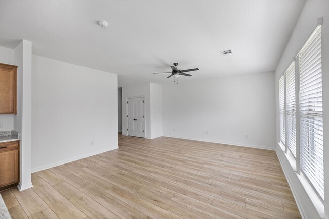 Foto del edificio - 41338 Rosewood Ln