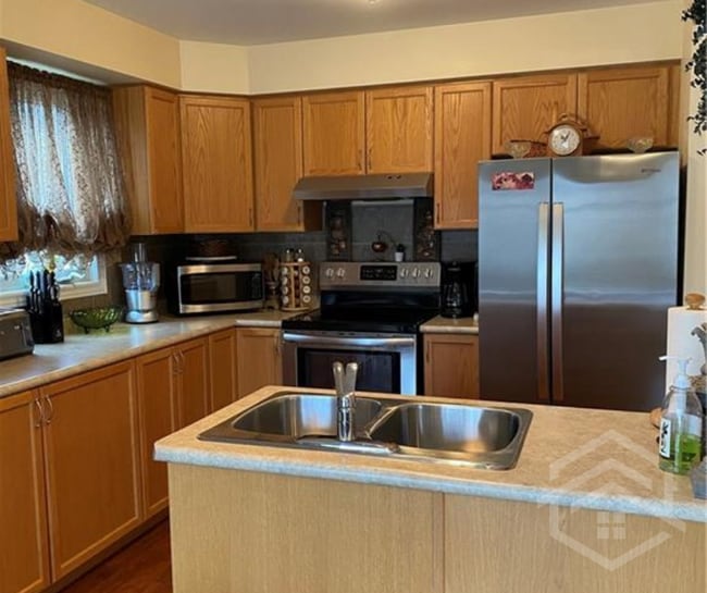 Photo du bâtiment - 3-Bedroom House in Tillsonburg!!