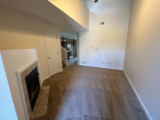 Building Photo - Renovated 4 Bedroom 3 Bath Townhome for Rent!