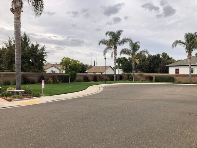 Building Photo - NOW AVAILABLE!!  BEAUTIFUL HOME IN GUSTINE...