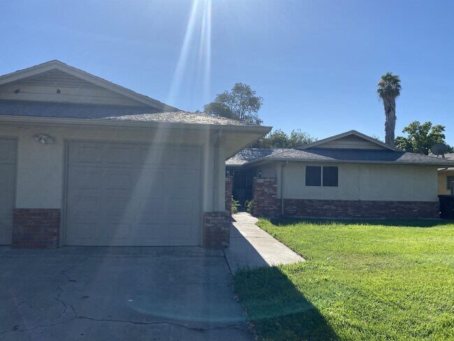 Foto del edificio - 3016 Delta Ave