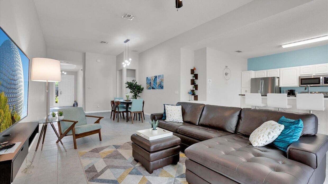 Foto principal - 7739 Comrow St