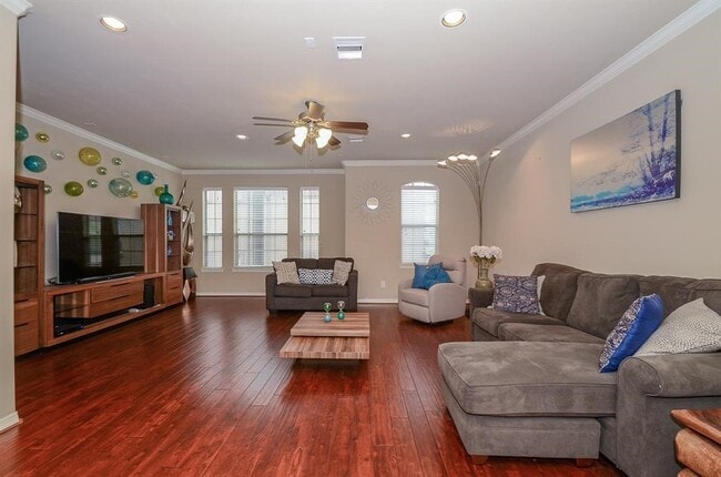 Foto del edificio - 4018 Childress St