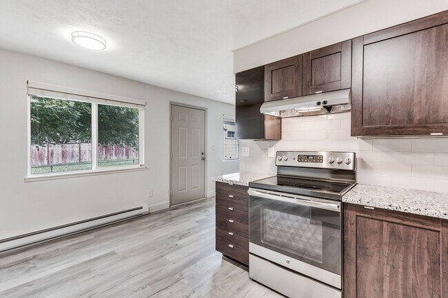 Building Photo - 2024 E Cataldo Ave