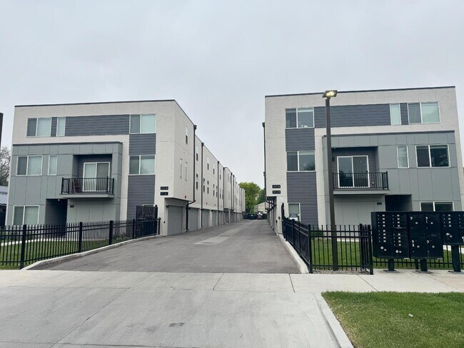 Foto del edificio - 359 N 700 W