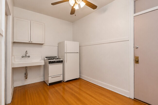 Foto del edificio - 3041 W George St