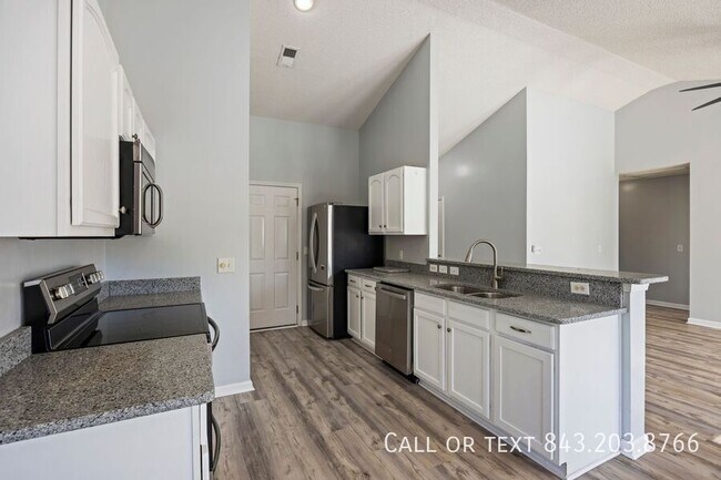 Foto del edificio - 106 Donovan Ct