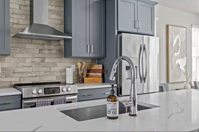 Building Photo - 2115 Isom St