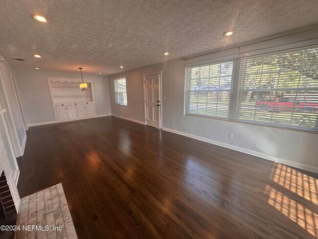 Foto del edificio - 4138 Marquette Ave