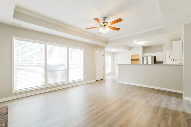 Foto del edificio - 802 Pinder Point Ct