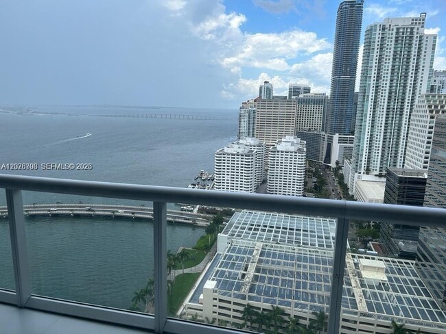 Building Photo - 495 Brickell Ave