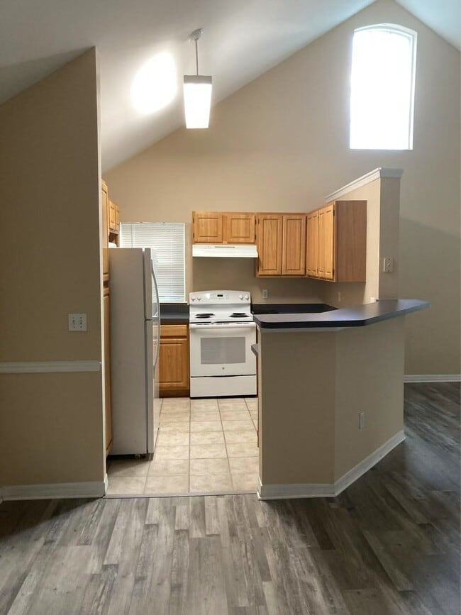 Building Photo - 3202 Parkchester Square Blvd