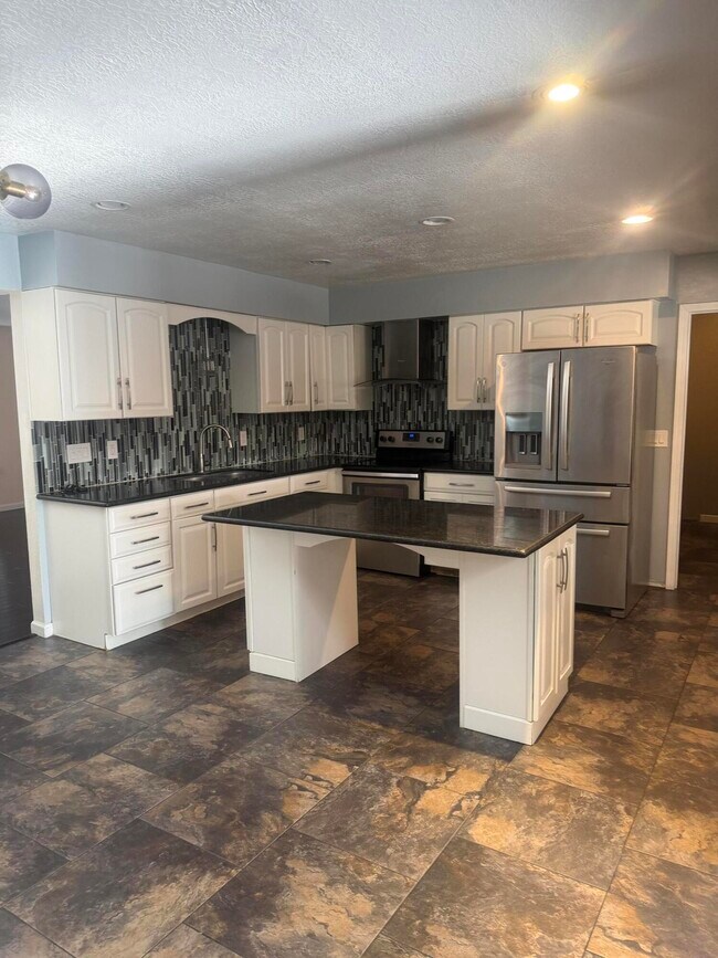 Foto del edificio - 3913 68th St NW