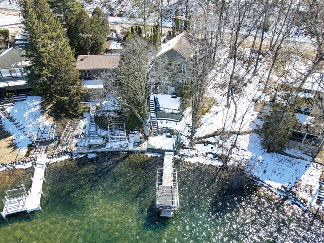 Foto del edificio - W5458 Westshore Dr