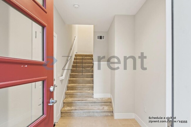 Foto del edificio - 1752 Hazelnut Ln