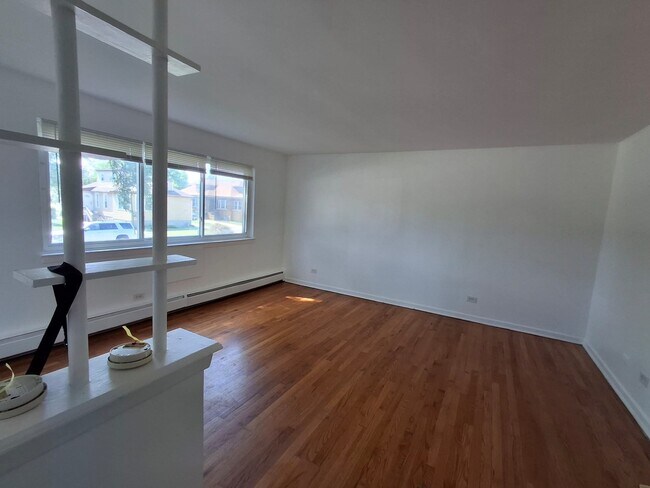 Building Photo - 2127 S 15th Ave