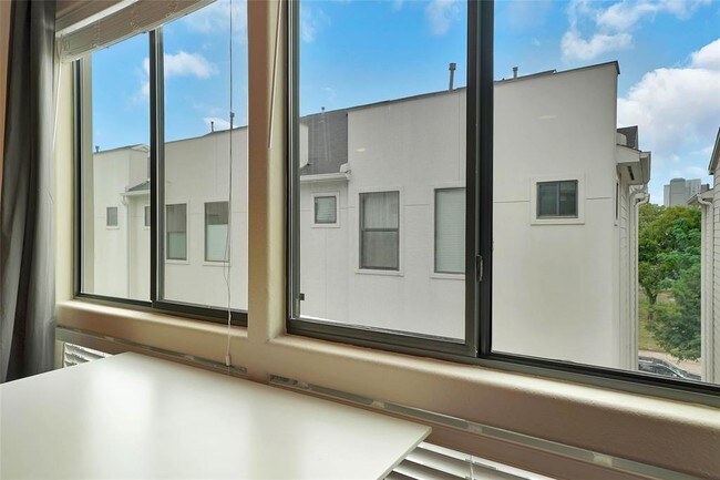 Foto del edificio - 2708 Leeland St