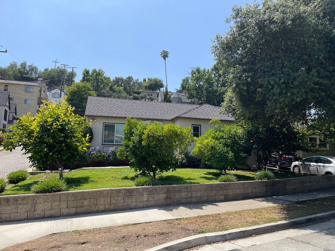 Foto principal - 3 Bedroom Home for Rent in South Pasadena!
