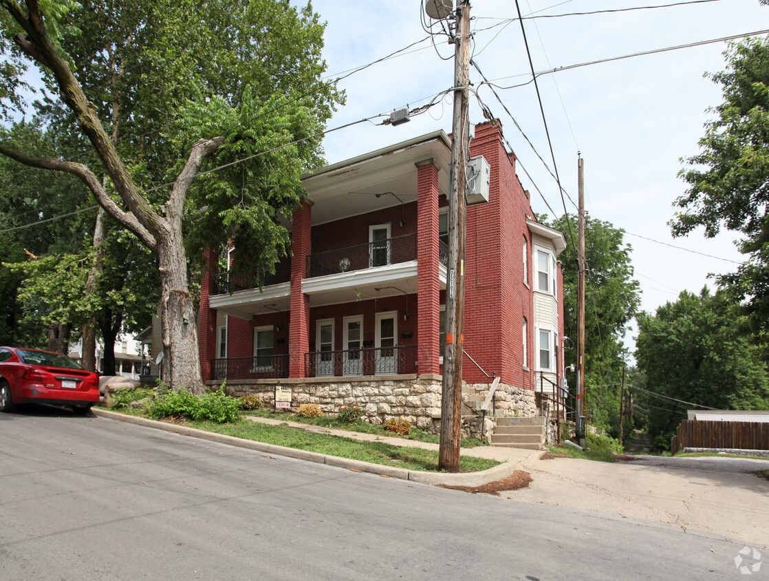 Building Photo - 4308-4310 Thompson Ave
