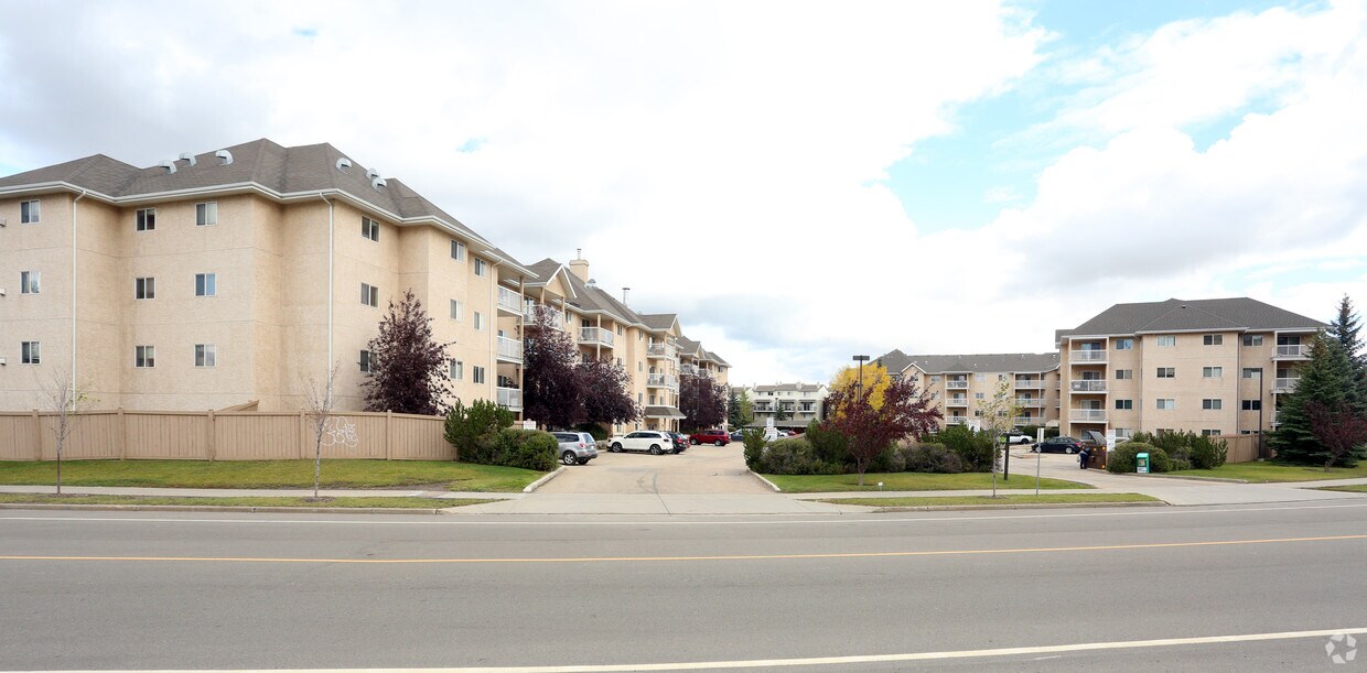 Photo du bâtiment - 4210 139th Ave NW