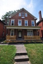 Building Photo - 131 W 8th Ave