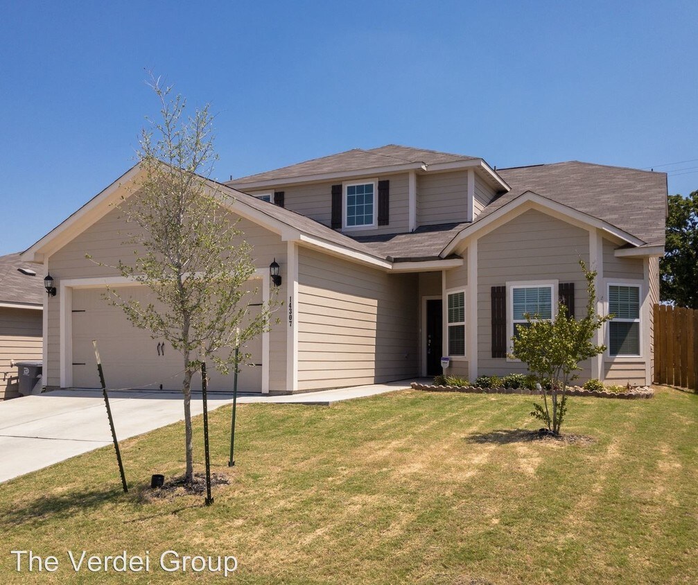 Primary Photo - 4 br, 2.5 bath House - 14307 Bridgeview Ln